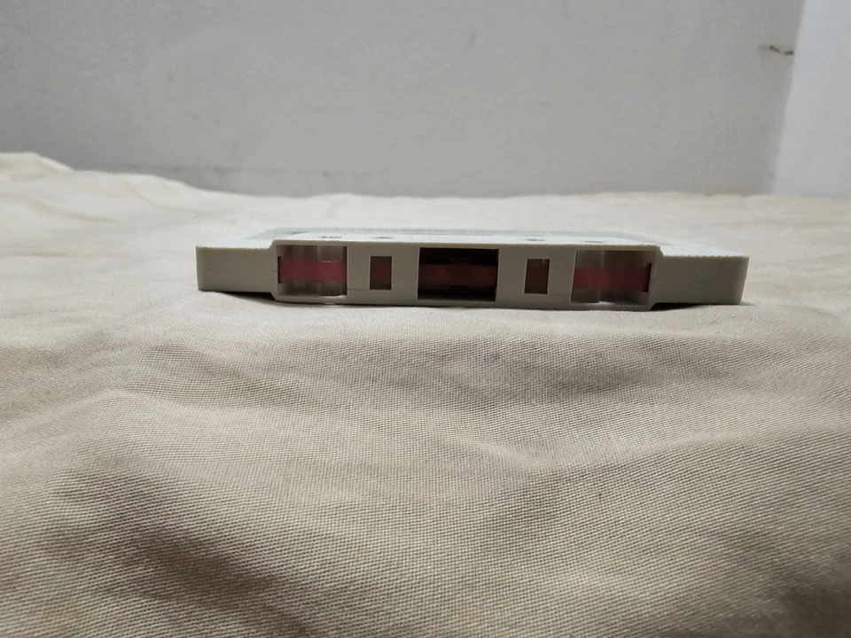 220 Volt Electric Messengers Cassette Tape 1985 CBS Records Tested Works - Bild 4 von 4