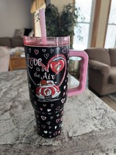 BUCEES VALENTINES DAY Tumbler “LOVE IS IN THE AIR” Buc-ee’s 2025 40 oz free Ship