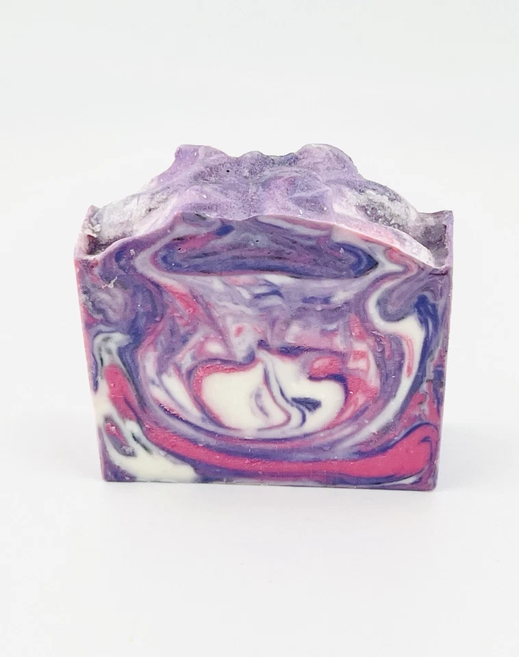 Jabón en barra artesanal de proceso en frío natural hecho a mano de vainilla frambuesa negra Foto 3 de 3