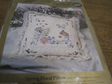 CANDAMAR DESIGNS CANDLEWICKING EMBROIDERY SPRING FLORAL PILLOW 80207