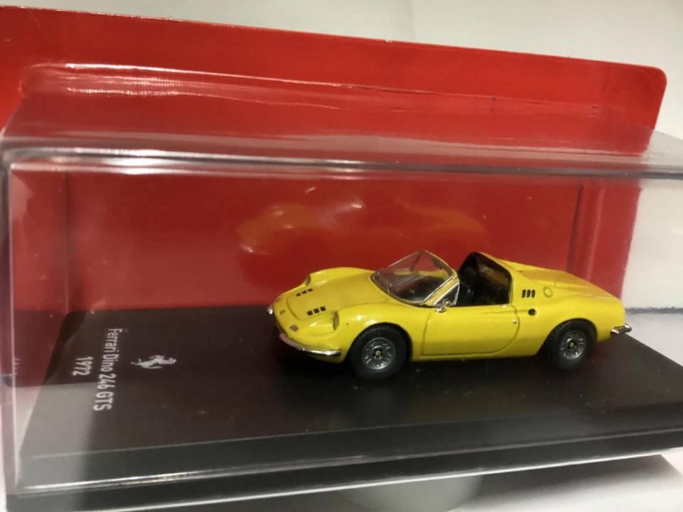 FERRARI  DINO 246 GTS 1972 die-cast + BOOKLET, Centauria, Limited edition - Immagine 2 di 4