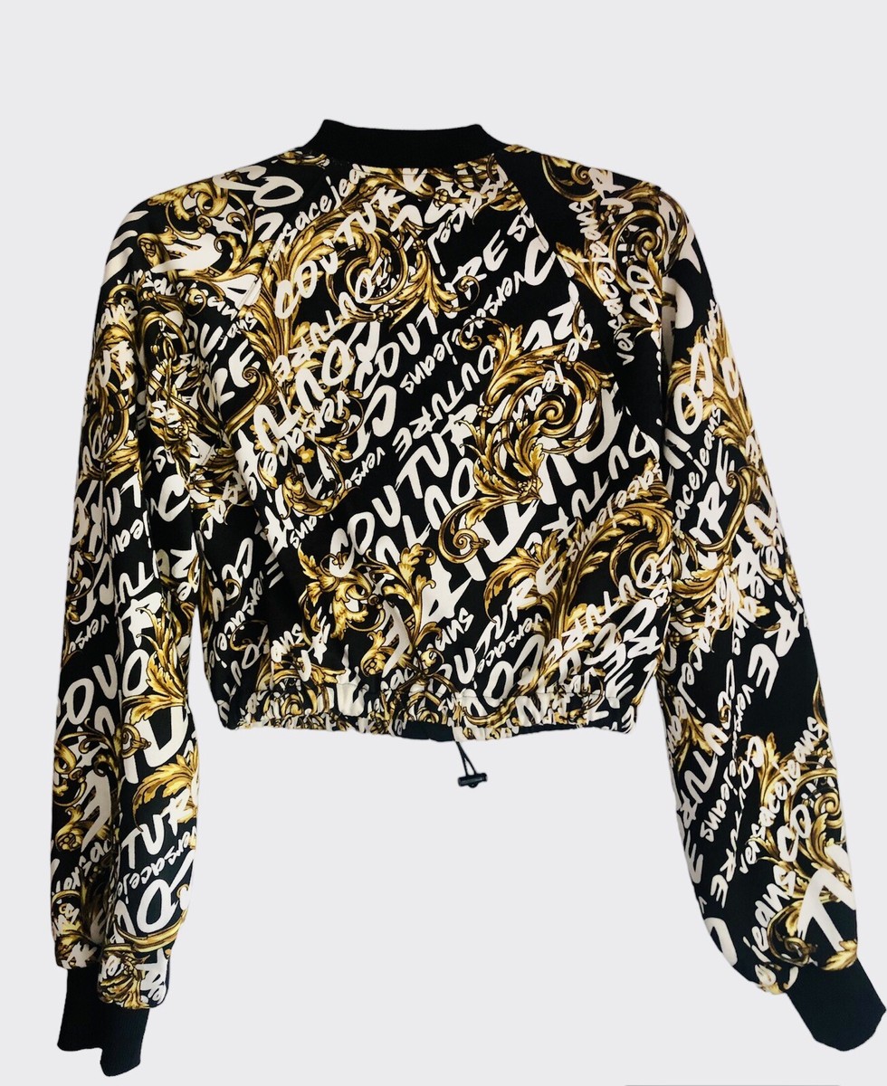 【関税&送料込】Versace Jeans Couture Outline Baroque Mini P VERSACE JEANS COUTURE Baroque-Print couture crop sweatshirt