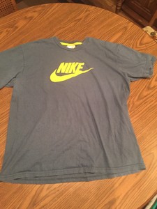 nike yellow tee