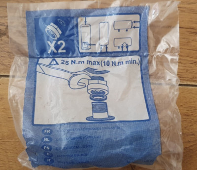 2 x Dielektrische dielektrische Verbindungen BRANDNEU IN VERPACKUNG