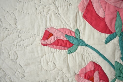 Gorgeous Vintage 30's Roses & Ribbons Applique Antique Quilt ~Wonderful Detail! - Picture 6 of 9