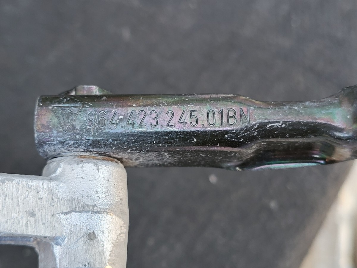 943166_1