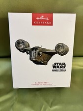 HALLMARK 2022 STAR WARS THE MANDALORIAN RAZOR CREST MAGIC SOUND NIB