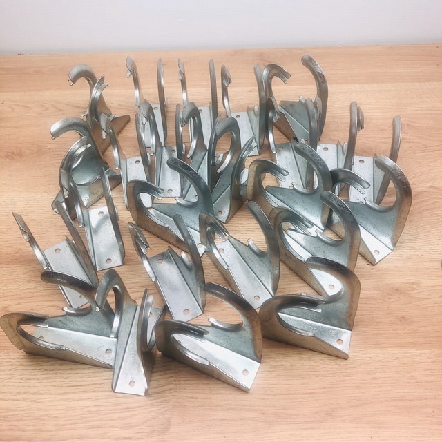 LOT OF 25 BLINE FIG.25 STANDOFF HANGER RESTRAINER FOR CPVC PIPE 11/2