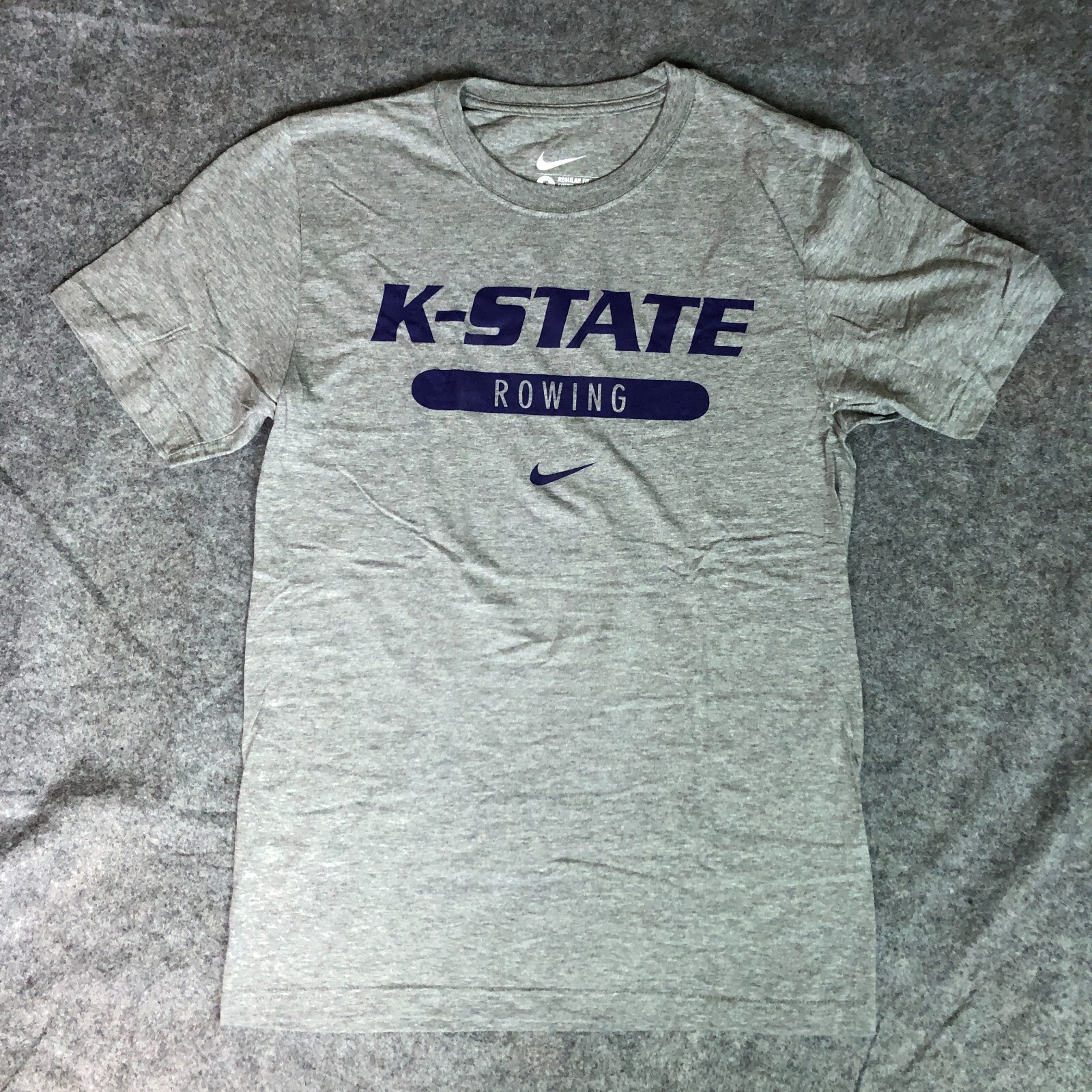 FILA Kansas State Wildcats camicia uomo piccola Nike grigio viola maglietta manica corta canottaggio
