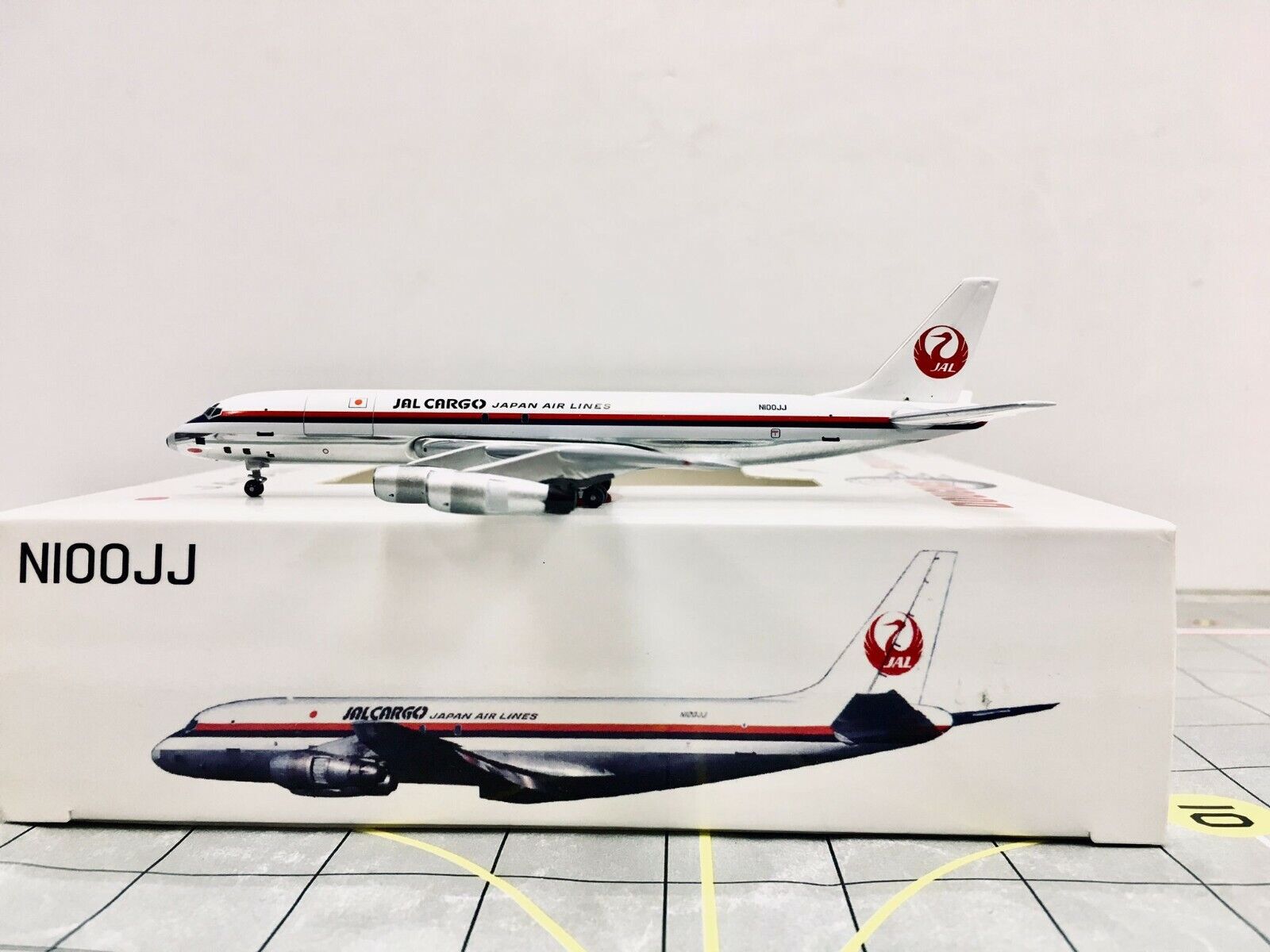 AeroClassics 1:400 JAL Japan Airlines DC-8-50 N100JJ