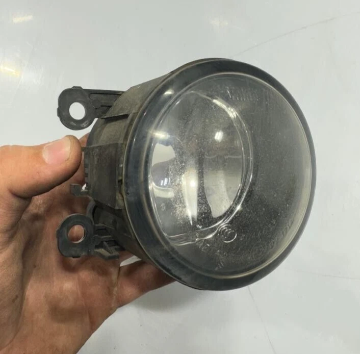 Faro antiniebla inferior delantero izquierdo/derecho valeo nissan/infiniti p/n 61a-3002-0468 oem Foto 2 de 4