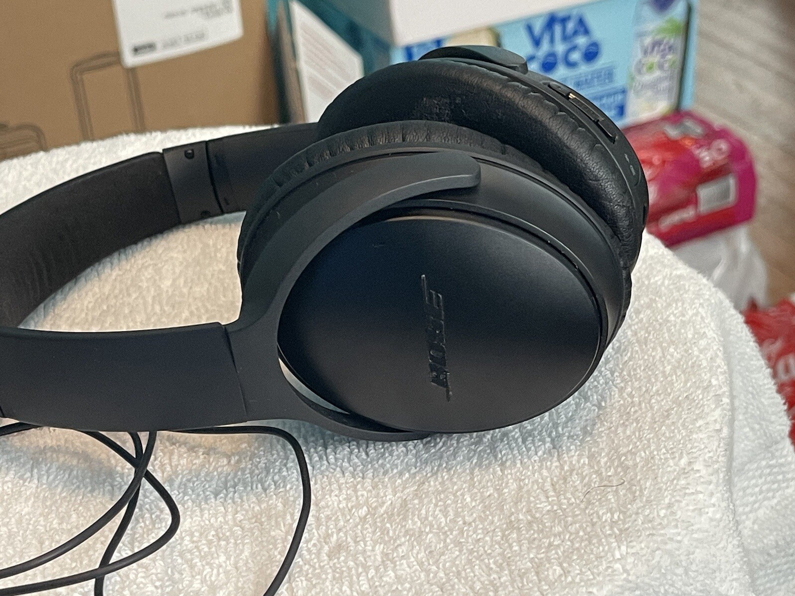 Bose QuietComfort 35 Over the Ear Wireless Headphones - Black Needs Ear Padding-image
