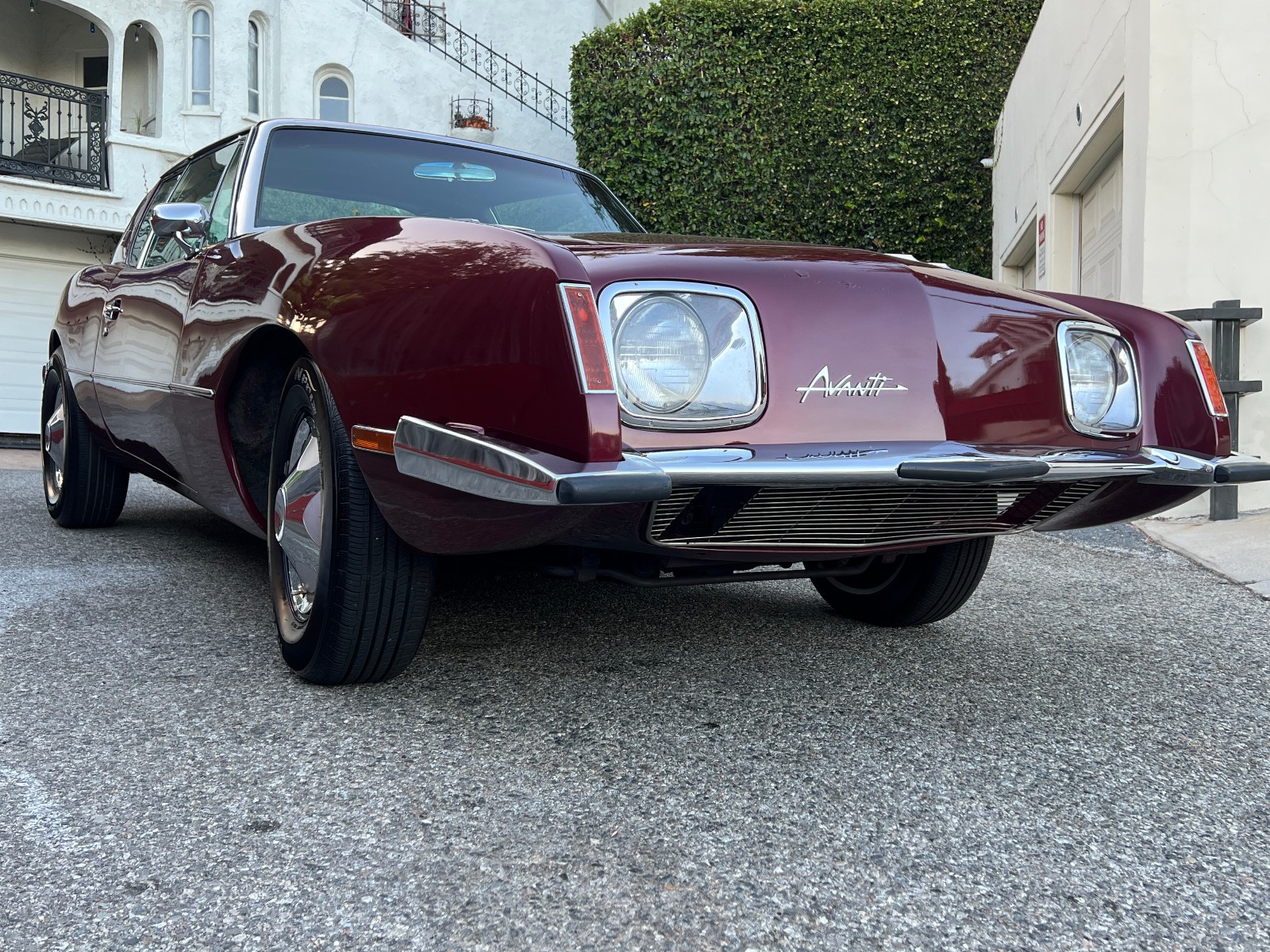1980 Avanti for sale in Beverly Hills California