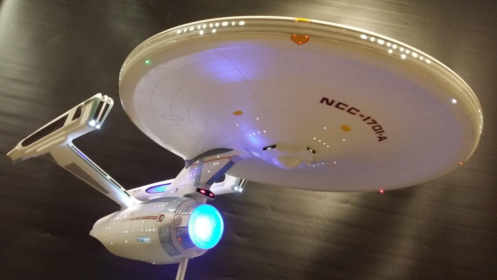 Star Trek Enterprise NCC-1701 / A 1:350 - construido, iluminado, luces polares