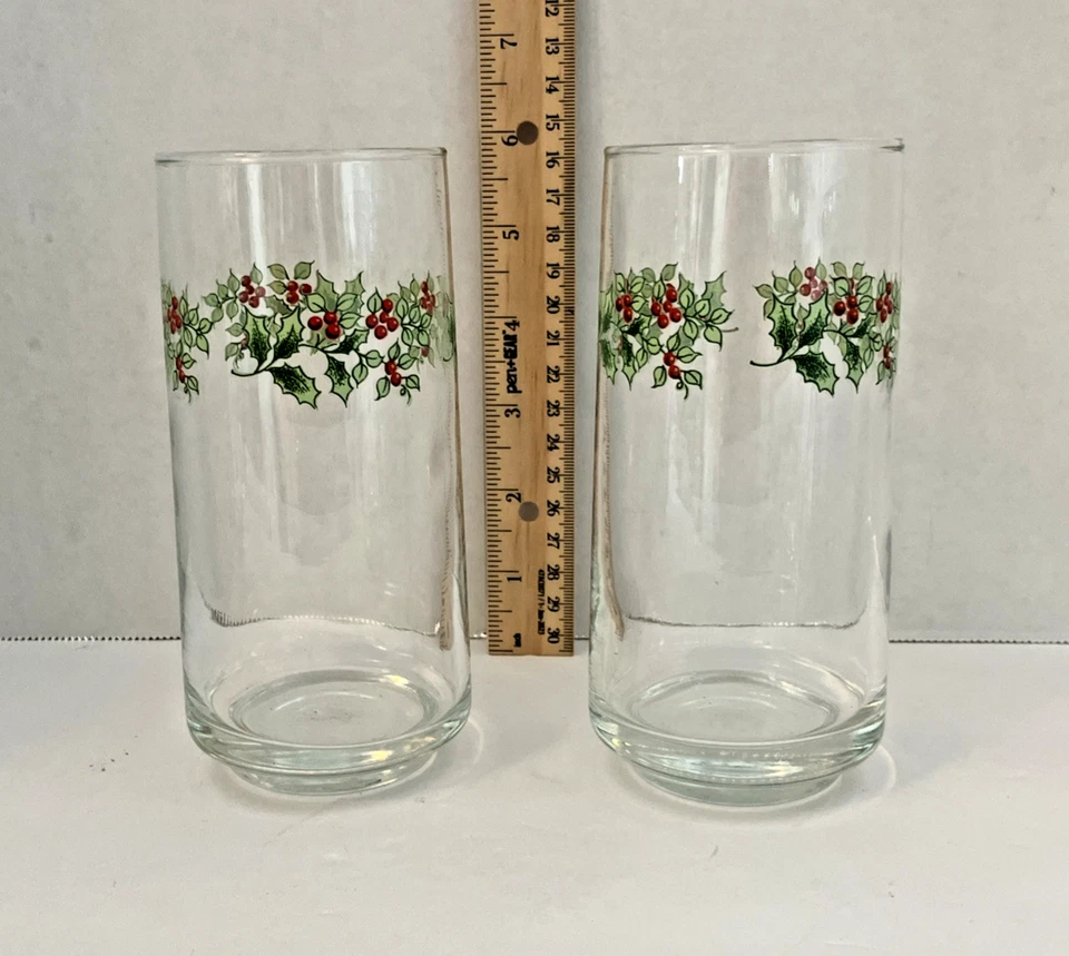 Set of 8 Gibson Christmas Charm Tumblers Holly Berry Clear Drinking Glasses - Image 3 of 4