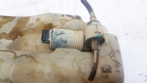 Waschwasserpumpe, Scheibenreinigung  Volkswagen Passat DE911519-25