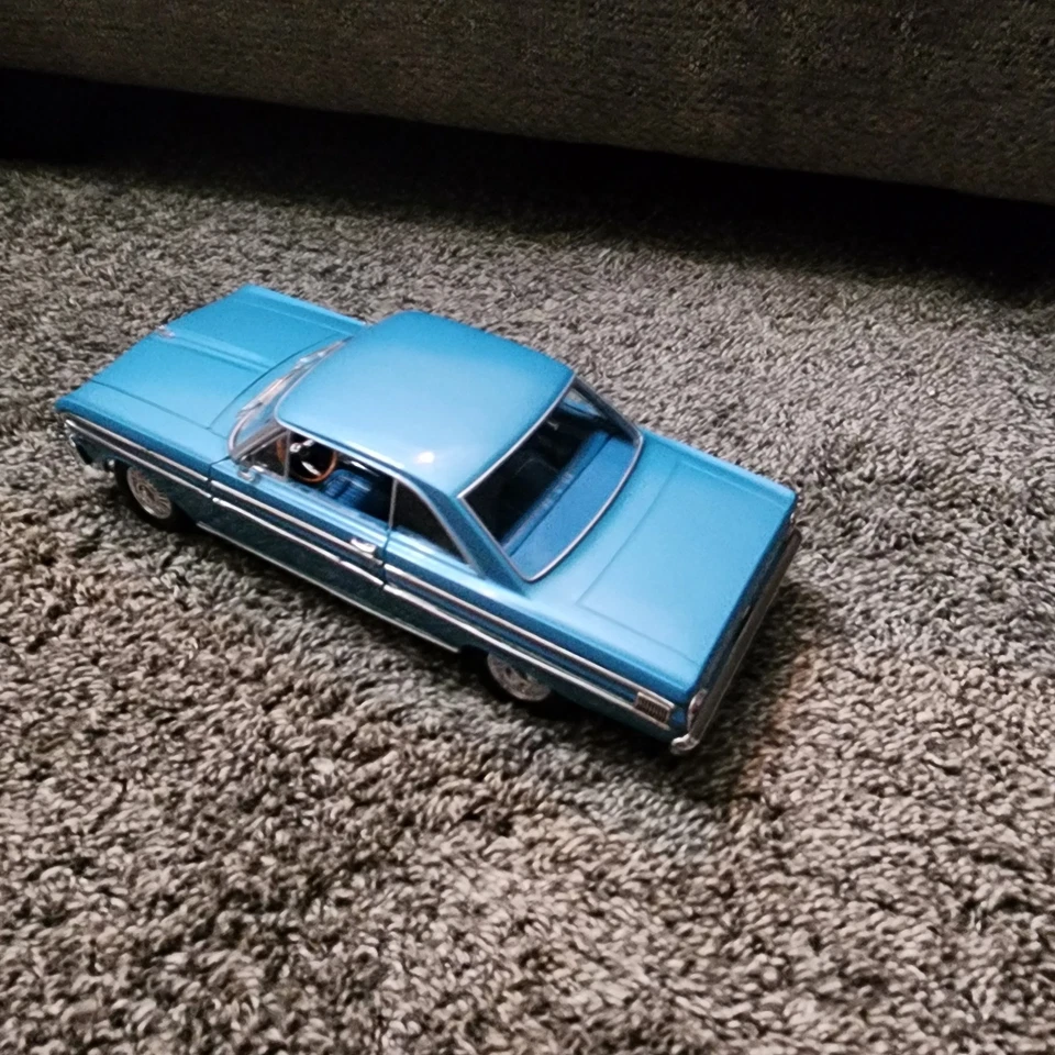 Ford Falcon Road Signature 1964 escala 1:18 diecast modelo de coche azul 92708 Foto 3 de 4