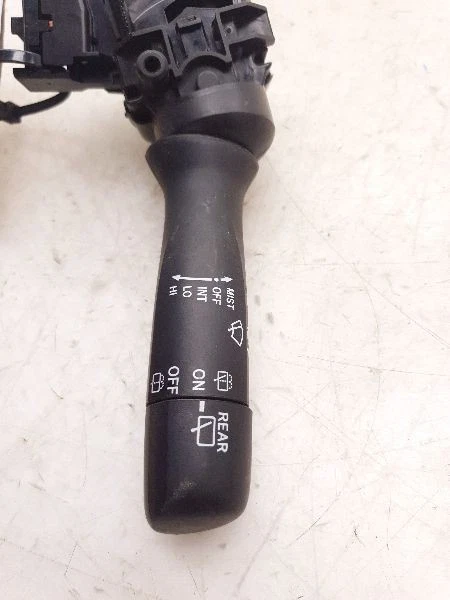 MONTAJE INTERRUPTOR COLUMNA DIRECCIÓN TOYOTA YARIS 12 13 14 15 16 17 Foto 3 de 4