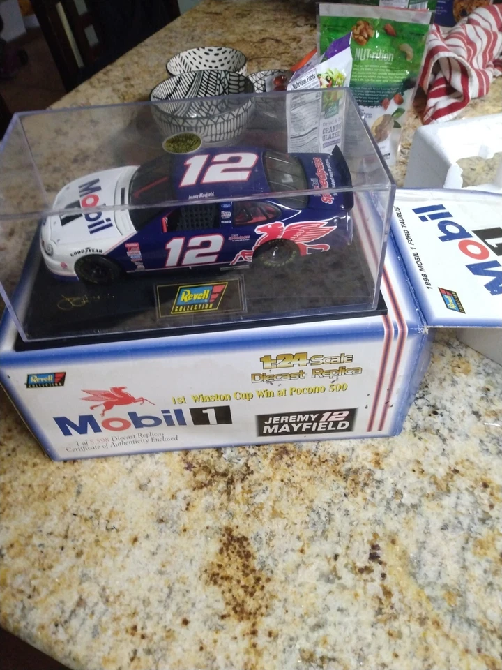 Ford Tauris Mobil 1 Jeremy Mayfield #12 Revell 1998 fundido a presión 1:24 Foto 3 de 4