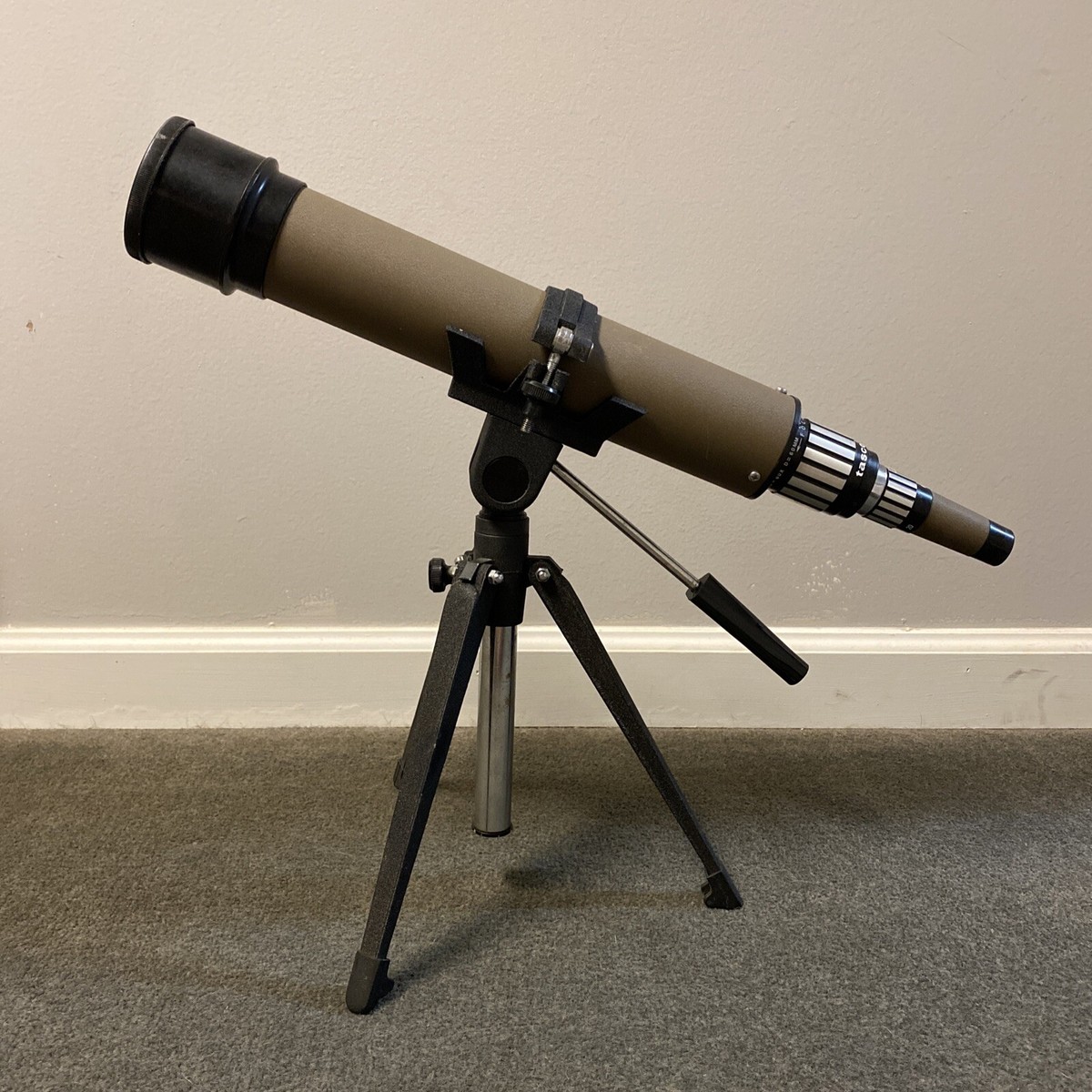 Vintage TASCO 18E Zoom Target Spotting Scope 20-60X60MM and Tripod