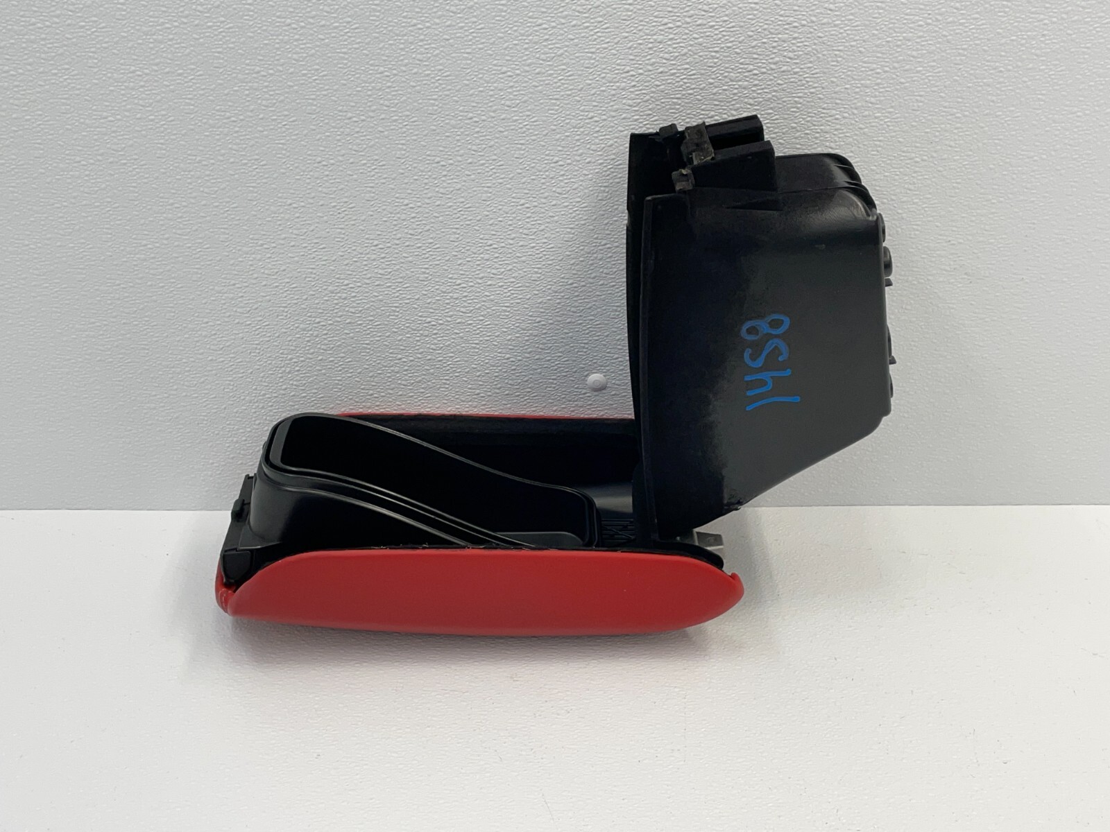 13 14 Maserati Granturismo M145 Center Console Armrest Storage Lid Red 1458 OEM
