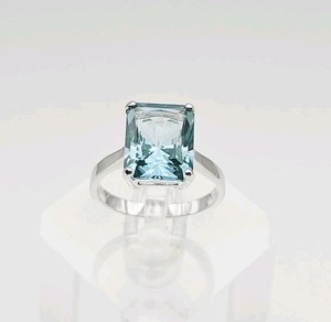 MRF Resources Sterling Silver 7.11ct Blue Topaz Solitaire Ring Size 8