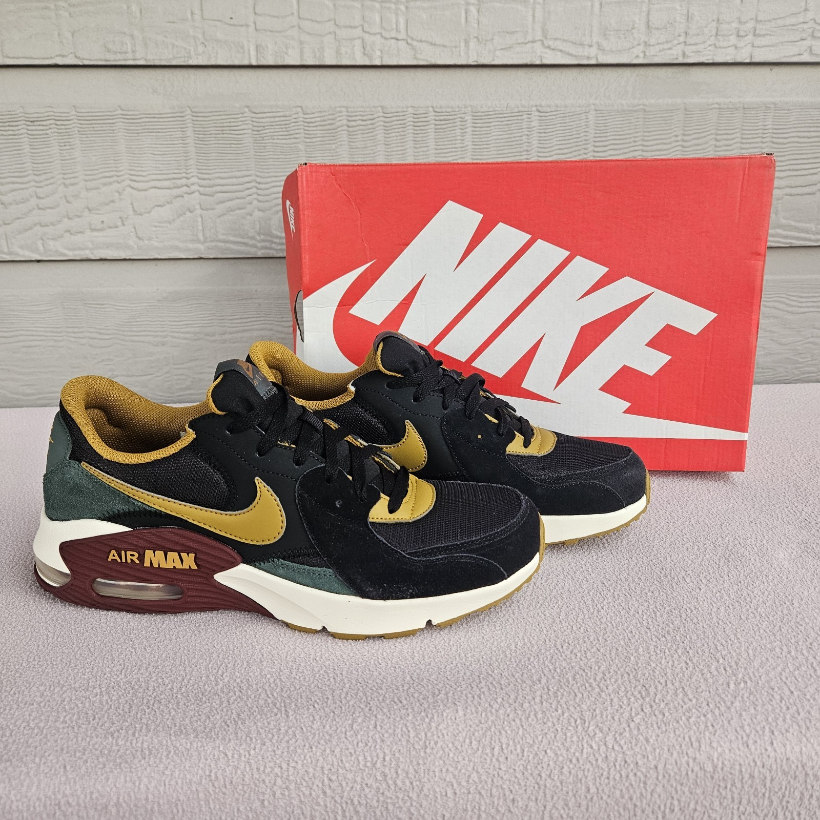 Nike Air Max Excee Athletic Sneaker Men SZ 10 Black Green HQ3610-010