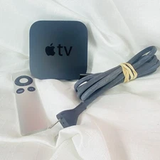 Apple TV (3rd Generation) 8GB Digital HD Media Streamer - A1469 Black w/ Remote