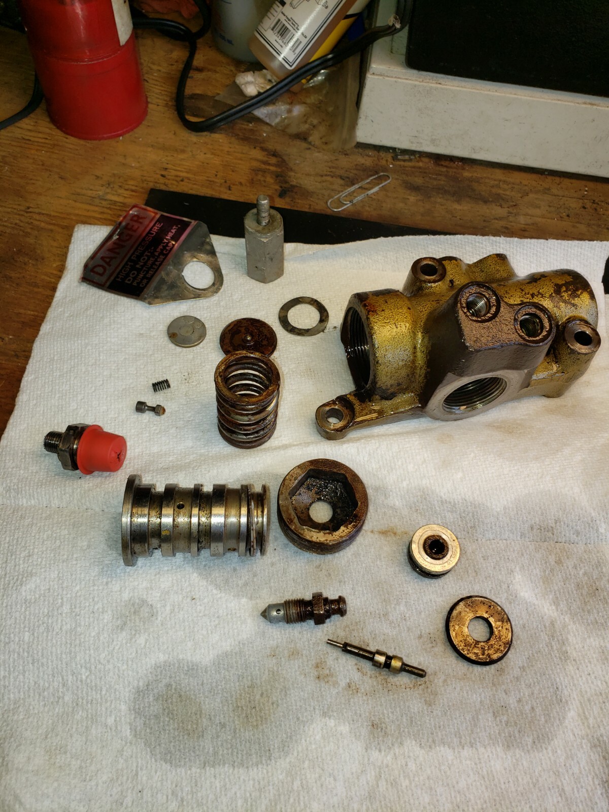 ROLLS ROYCE ACCUMULATOR AND VALVE ☆ I REBUILD YOUR UNIT, YOU SEND ME "YOUR" UNIT