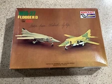 Minicraft Hasegawa MIG-27 Flogger D  1/72 Model Kit