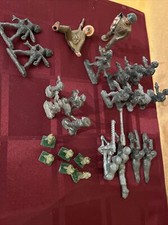    VTG LOT OF METAL MAYBE LEAD SOLDIERS. NIT SURE OF MAKER MAYBE BARCLAY
