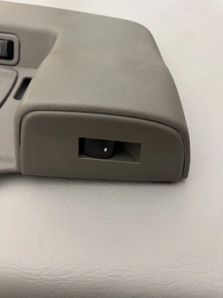 2016 - 2024 GMC SAVANA 3500 FRONT RIGHT DOOR WINDOW SWITCH OEM 23395359 GRAY_93G - Image 2 of 4