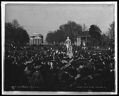 Photo:University of Virginia Inauguration Day Crowd c1905
