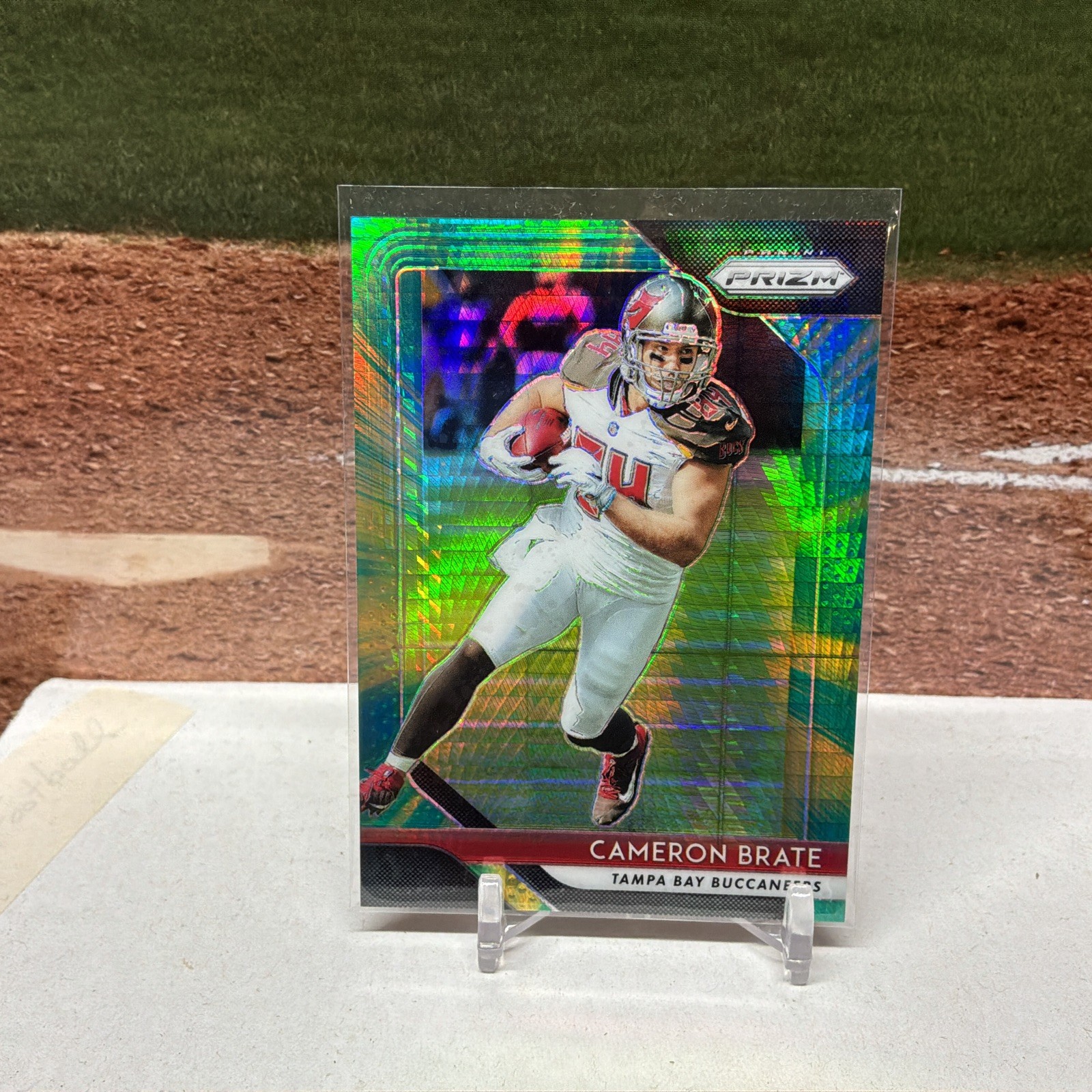 Cameron Brate 2018 Prizm Football Green Hyper #188/275. Tampa Bay Buccaneers 