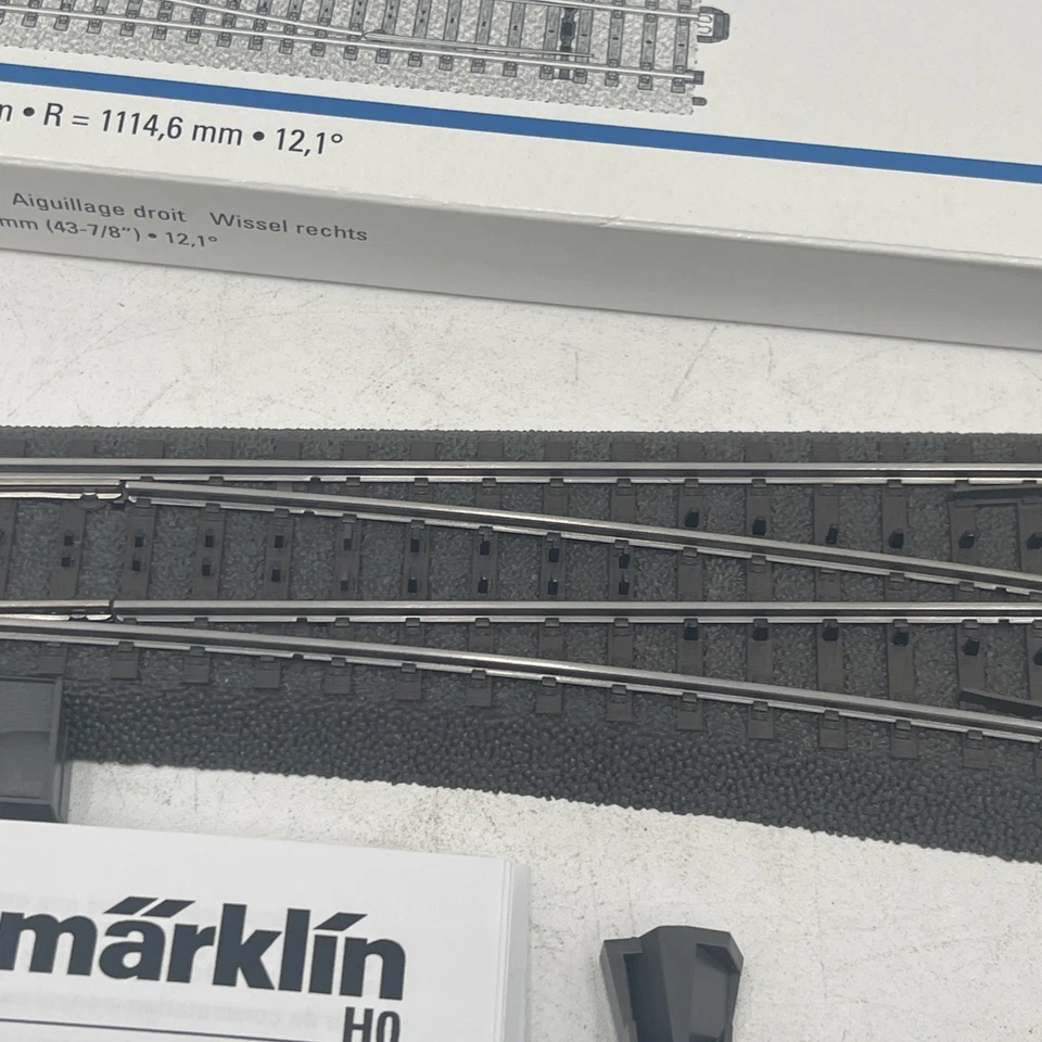 Marklin 24712 HO Right Hand Wide Radius C 2-Way Switch Turnout New! - Image 3 of 4