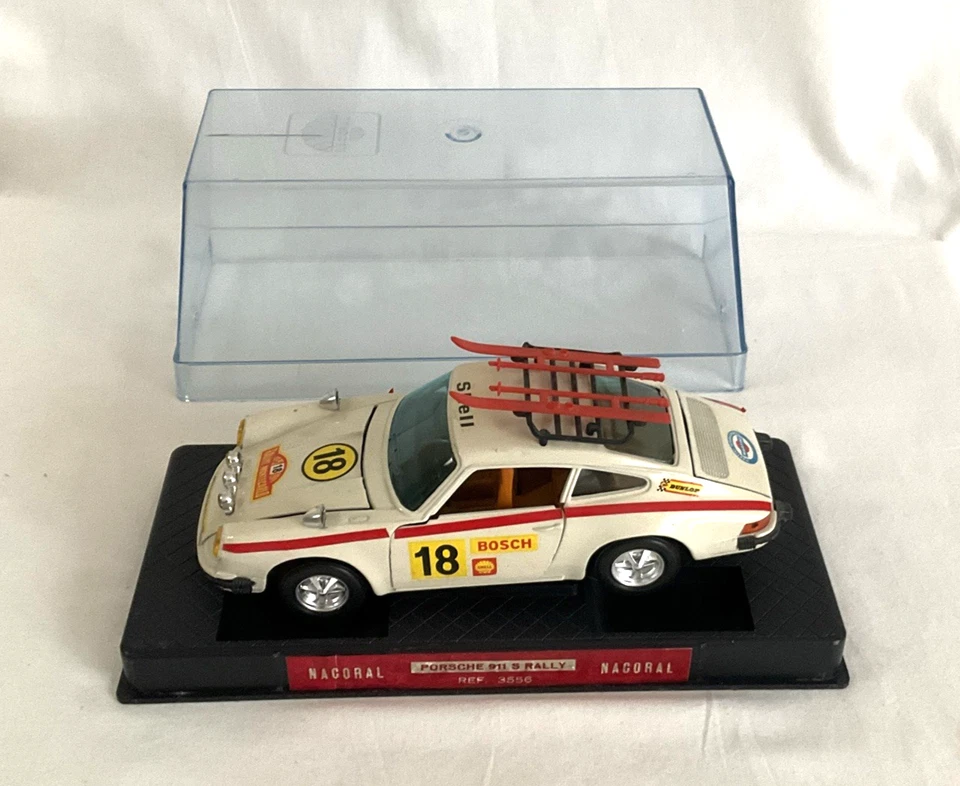 Nacoral #3556 Porsche 911 Rally w/Skis 1/24 Vintage Spain Hard Case Excellent! - Image 2 of 4