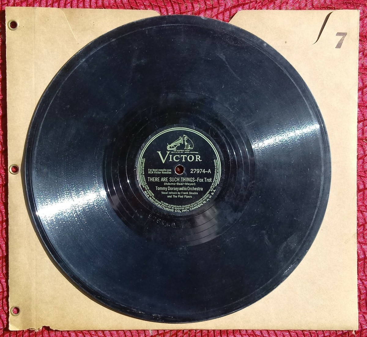 VINTAGE VICTOR 78 RPM RECORD - DAYBREAK & THERE ARE SUCH THINGS
