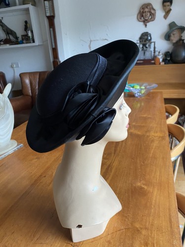VINTAGE 80S C&A BLACK HIGH BRIM SPECIAL OCCASION HAT WEDDING WAKE RIBBON FLOWER - Picture 9 of 20