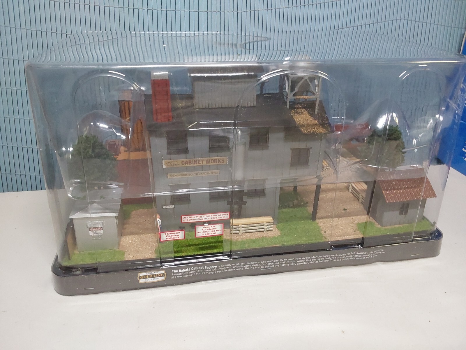 Menards Trains 2792678 O Scale Dakota Factory Building NIB eBay