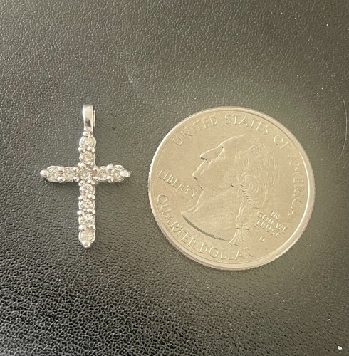 10KT WHITE GOLD 0.15CT DIAMOND CROSS PENDANT (A8) - Picture 7 of 7