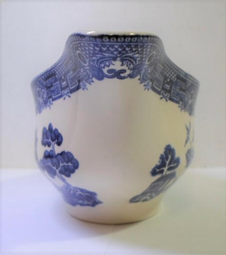 Vintage JOHNSON BROTHERS BLUE WILLOW GRAVY BOAT English Ironstone 8.5" Long - Picture 3 of 9