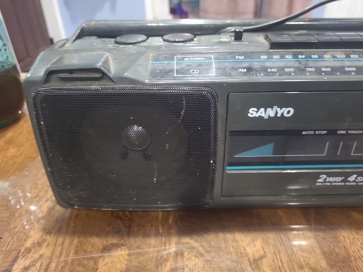 Vintage Sanyo M7024A Boombox AM/FM Cassette - 2 way 4 Speakers | eBay