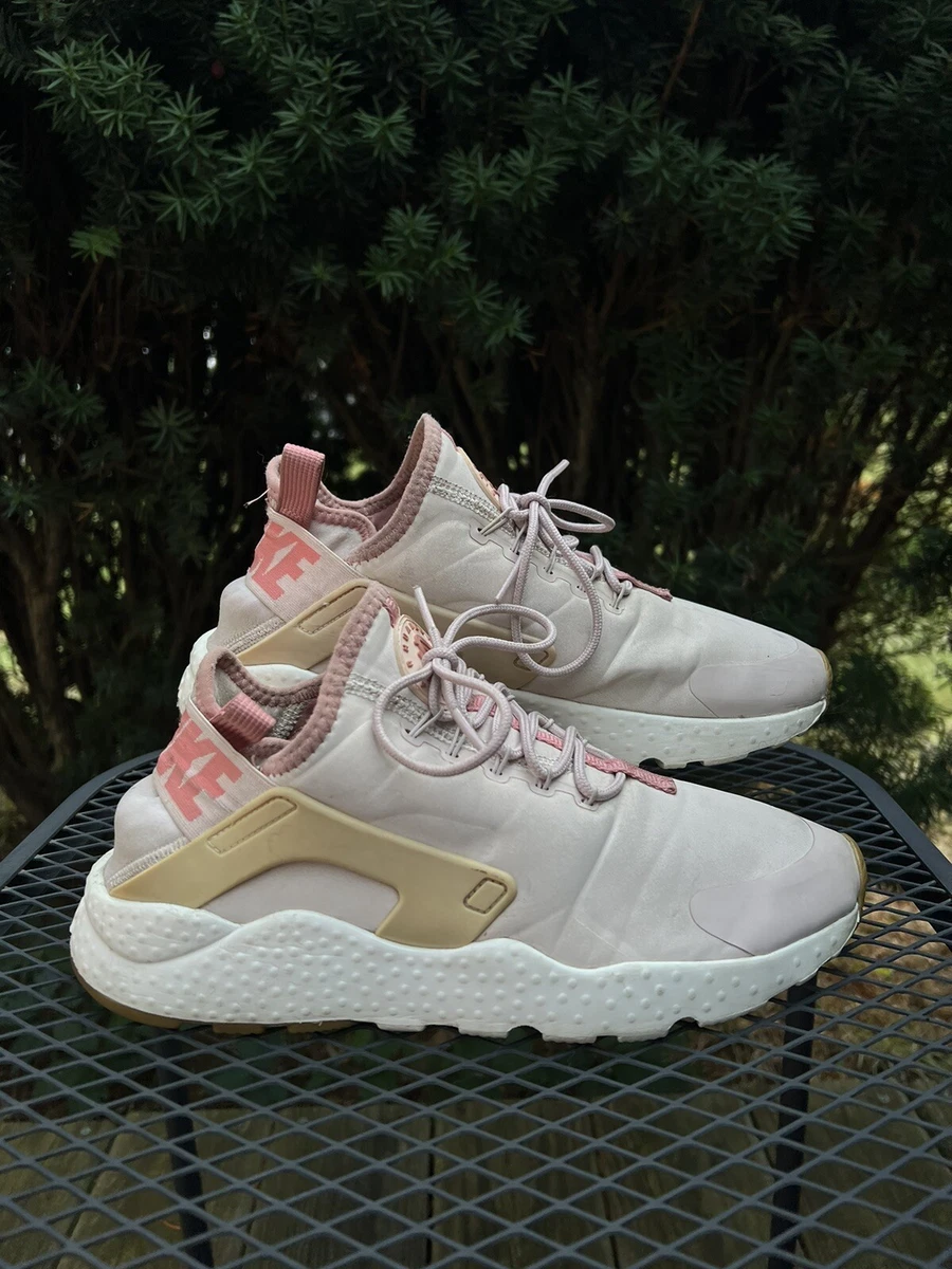 Nike Air Huarache Ultra Women's Shoe.