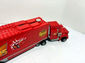 LEGO Cars: Mack's Team Truck 8486 (2011) + Ultimate Build Lightning McQueen 8484