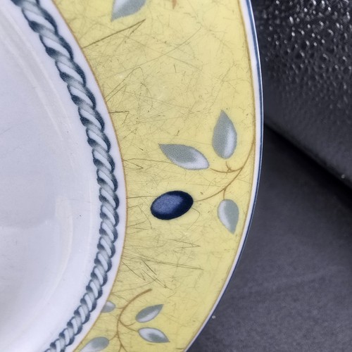 Set of 3 Royal Doulton BLUEBERRY Salad Plates 7 5/8" Inch Dishwasher Micro Safe - Picture 6 of 6
