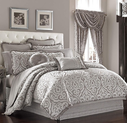 Five Queens Court Lafayette 4 Piece Comforter Set, Silver, 92X96 Queen. R7