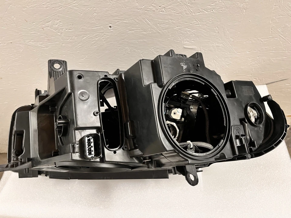 2014-2018BMW X5 X6 Xenon Headlight Driver Side Damaged - Image 4 of 4