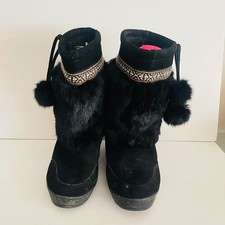 Minnetonka Mukluk Winter Boots Suede Faux Fur Black Tribal Pom Pom Womens 10