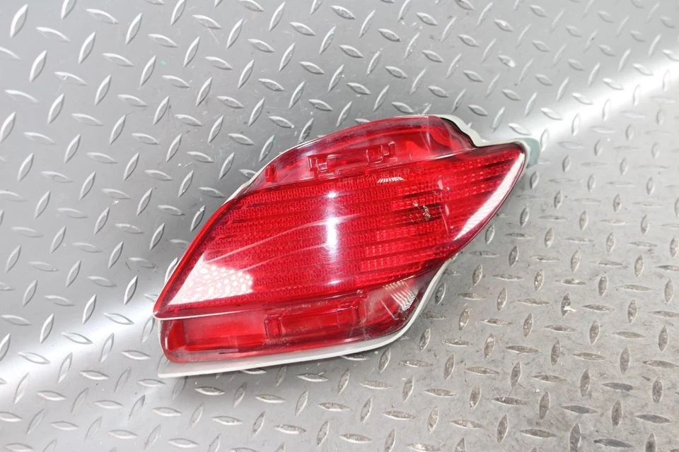 10-15 RX350 Rear Back Lower Bumper Driver Side Left LH Taillamp Taillight Lamp - Изображение 3 из 4