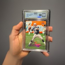 2004 Fleer Ultra Tom Brady #104 New England Patriots NFL Vintage Lane Grading 10